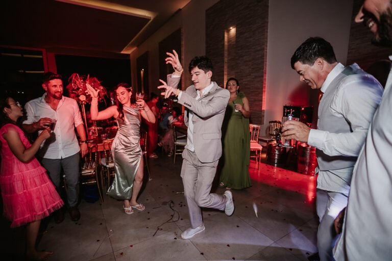 colecao_casamentos_BeatrizeElieltonFotografadoporMarcosLuvizeto-17-768x512 Resultados - Concursos de coleções de fotografia de casamento e pré casamentos - Premiadas - primeiro round - 2025