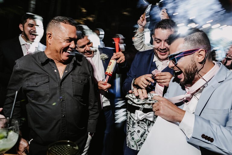 colecao_casamentos_JulieneeDiogo-Foto-MarcosLuvizeto-16-768x512 Resultados - Concursos de coleções de fotografia de casamento e pré casamentos - Premiadas - primeiro round - 2025
