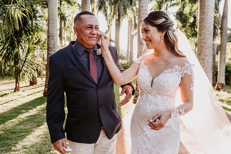 colecao_casamentos_JulieneeDiogo-Foto-MarcosLuvizeto-6-768x512 Resultados - Concursos de coleções de fotografia de casamento e pré casamentos - Premiadas - primeiro round - 2025