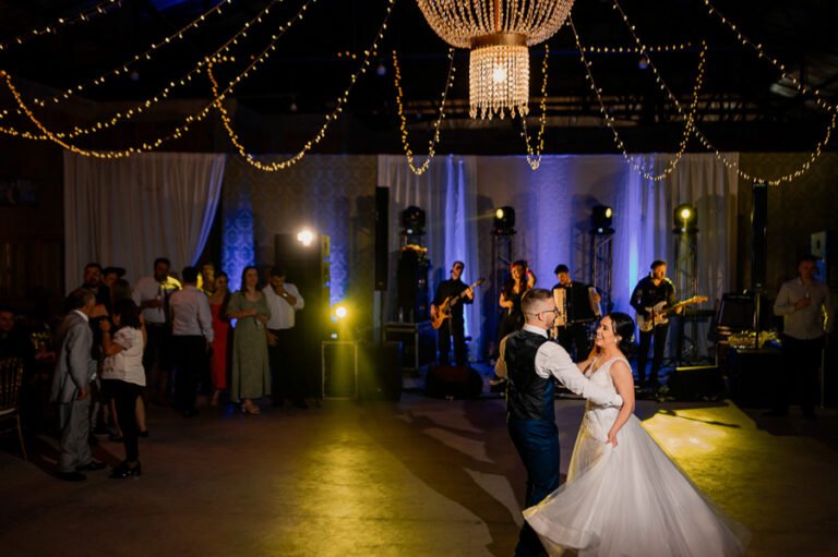 colecao_casamentos_natalia_e_gustavo_fotografado_por_mateus_scheibel-14-768x511 Resultados - Concursos de coleções de fotografia de casamento e pré casamentos - Premiadas - primeiro round - 2025