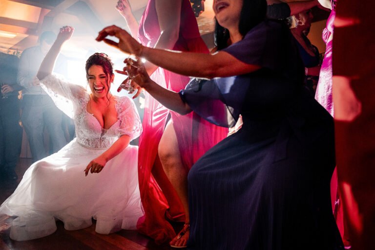 colecao_casamentos_tailine_e_gabriel_fotografado_por_mateus_scheibel-15-768x511 Resultados - Concursos de coleções de fotografia de casamento e pré casamentos - Premiadas - primeiro round - 2025