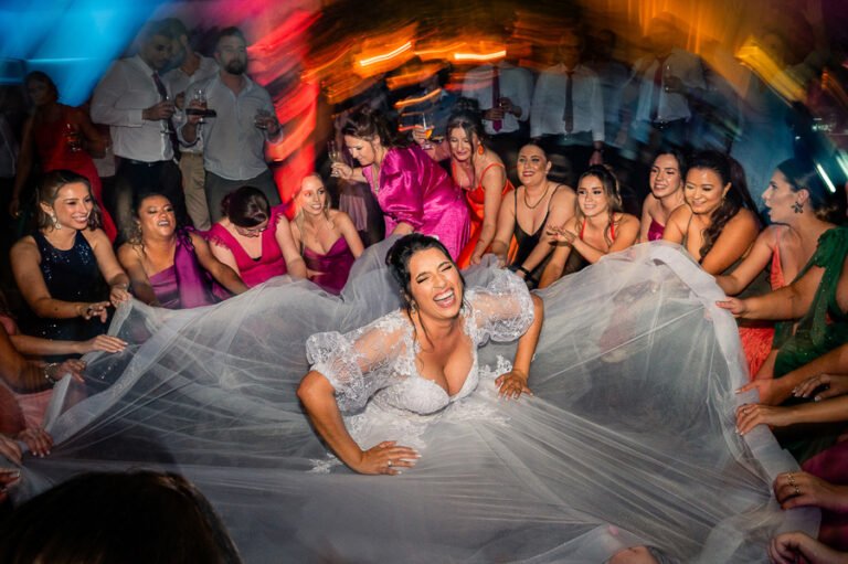 colecao_casamentos_tailine_e_gabriel_fotografado_por_mateus_scheibel-17-768x511 Resultados - Concursos de coleções de fotografia de casamento e pré casamentos - Premiadas - primeiro round - 2025