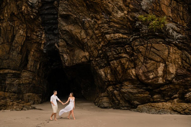 colecao_ensaios_paola_e_joao_fotografado_por_mateus_scheibel-1-768x511 Resultados - Concursos de coleções de fotografia de casamento e pré casamentos - Premiadas - primeiro round - 2025