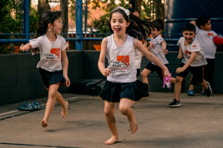 colecao_familia_Clara_fotografada_por_Estelle_Gautier_07-768x512 Resultados - concurso de coleções - Premiada de Familia e Festa Infantil - Primeiro Round 2025
