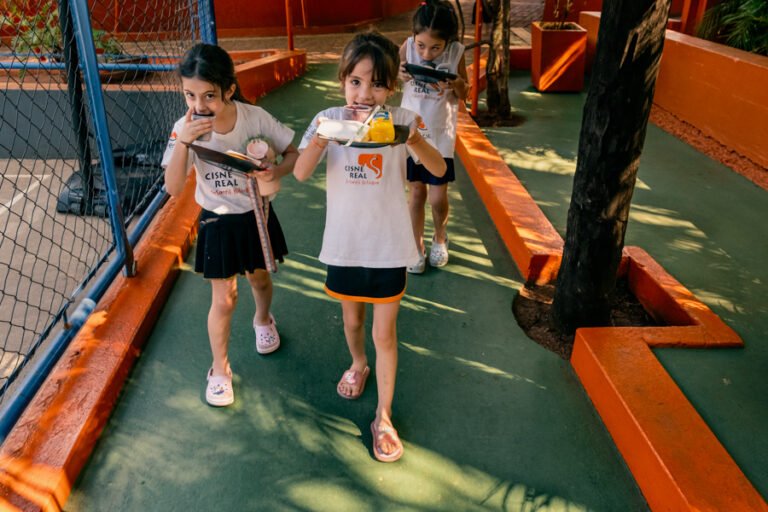 colecao_familia_Clara_fotografada_por_Estelle_Gautier_10-768x512 Resultados - concurso de coleções - Premiada de Familia e Festa Infantil - Primeiro Round 2025