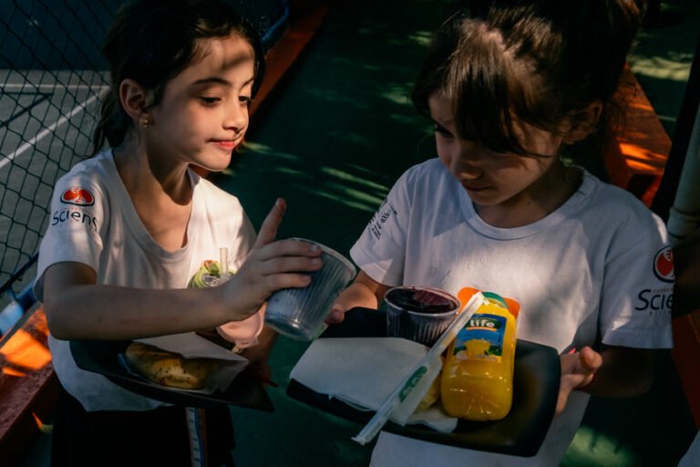 colecao_familia_Clara_fotografada_por_Estelle_Gautier_11-768x512 Resultados - concurso de coleções - Premiada de Familia e Festa Infantil - Primeiro Round 2025