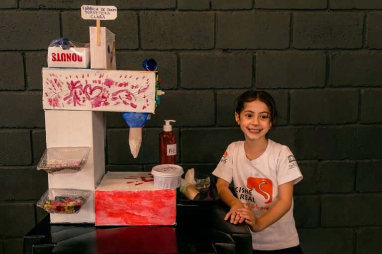 colecao_familia_Clara_fotografada_por_Estelle_Gautier_12-768x512 Resultados - concurso de coleções - Premiada de Familia e Festa Infantil - Primeiro Round 2025