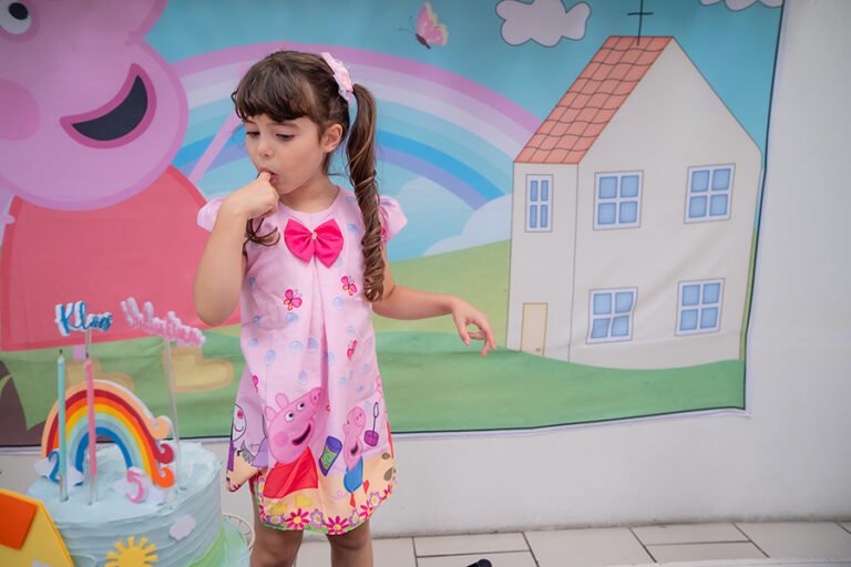 colecao_f_infantil_Val_seu_mundo_e_o_bolo_05-768x512 Resultados - concurso de coleções - Premiada de Familia e Festa Infantil - Segundo Round 2025