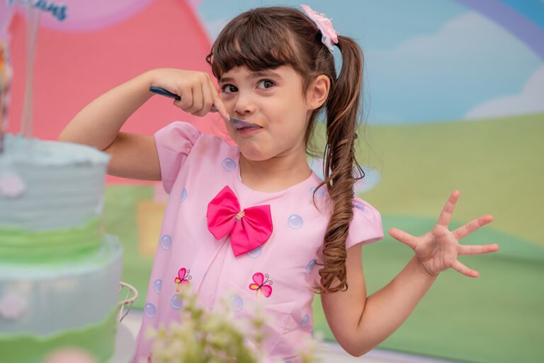 colecao_f_infantil_Val_seu_mundo_e_o_bolo_15-768x512 Resultados - concurso de coleções - Premiada de Familia e Festa Infantil - Segundo Round 2025