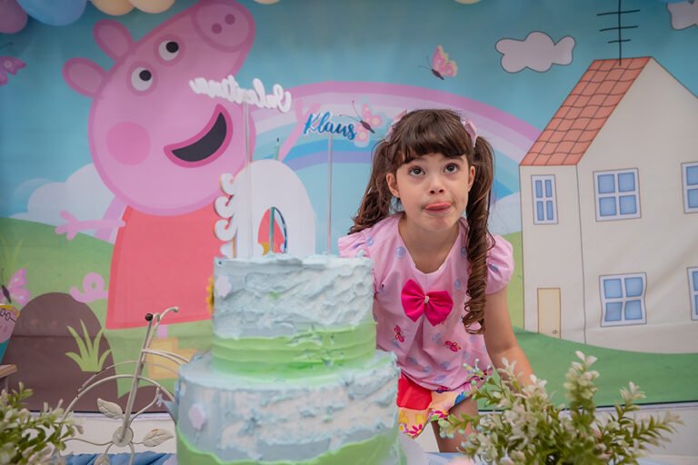 colecao_f_infantil_Val_seu_mundo_e_o_bolo_17-768x512 Resultados - concurso de coleções - Premiada de Familia e Festa Infantil - Segundo Round 2025
