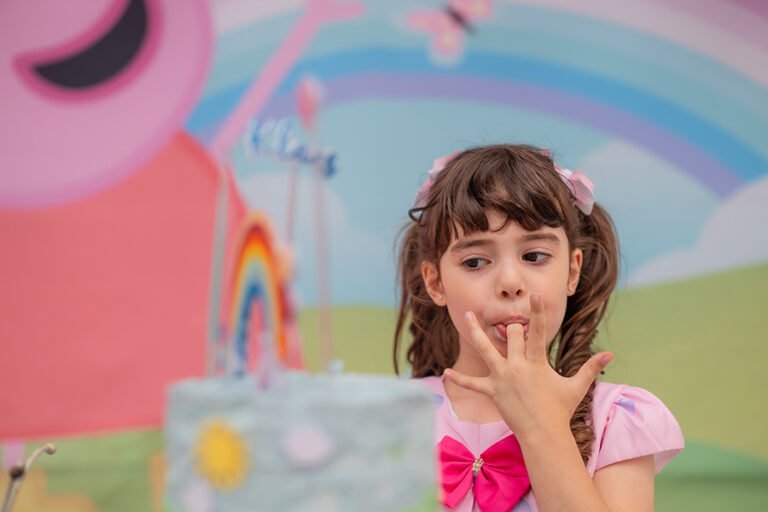 colecao_f_infantil_Val_seu_mundo_e_o_bolo_20-768x512 Resultados - concurso de coleções - Premiada de Familia e Festa Infantil - Segundo Round 2025