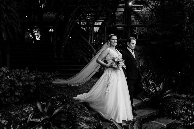 colecao_casamentoseensaio_JESSICATOBIAS_7-768x513 Resultados - Concursos de coleções de fotografia de casamento e pré casamentos - Premiadas - terceiro round - 2025
