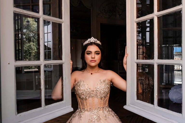 colecaodebutantes_DEB-LIVIA-7-768x512 Resultados - Concursos de coleções - Fotografia de Debutantes - Premiadas - segundo - 2025